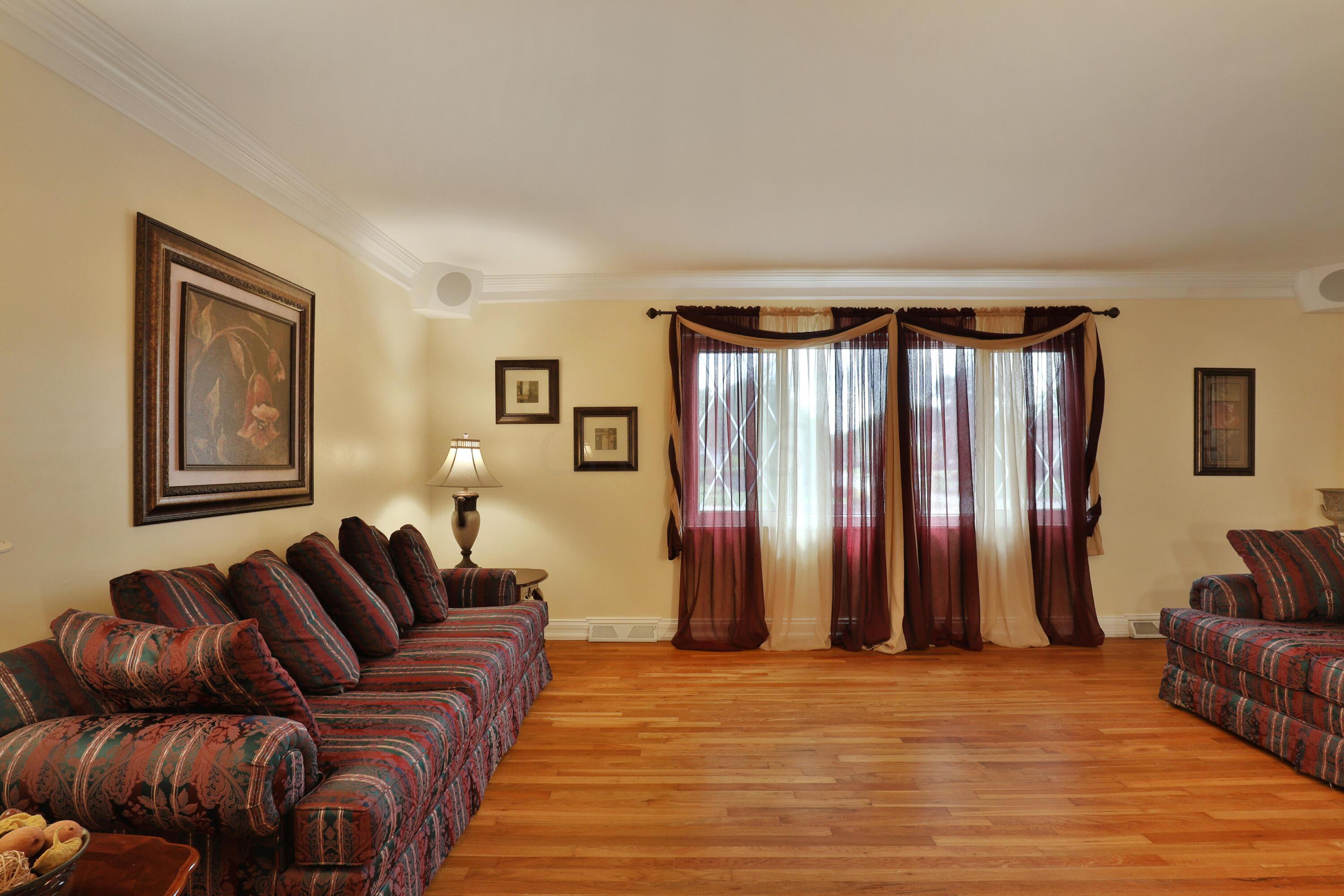 5568 Millington Road Columbus, OH 43235 - Photo 8 of 77 Gallery Image 8