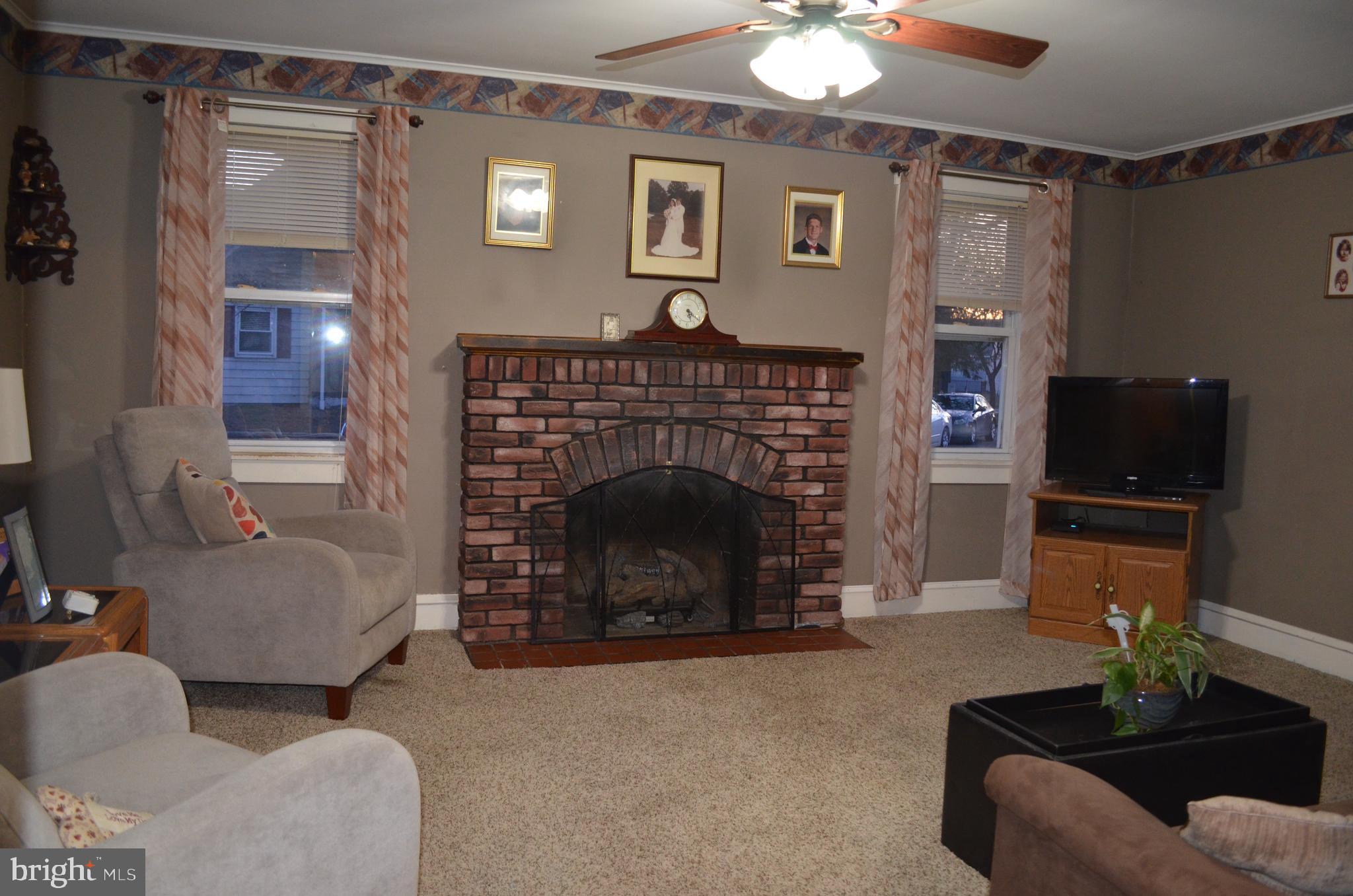 209 Marne Road Brooklawn, NJ 08030 - Photo 3 of 15 Living Room