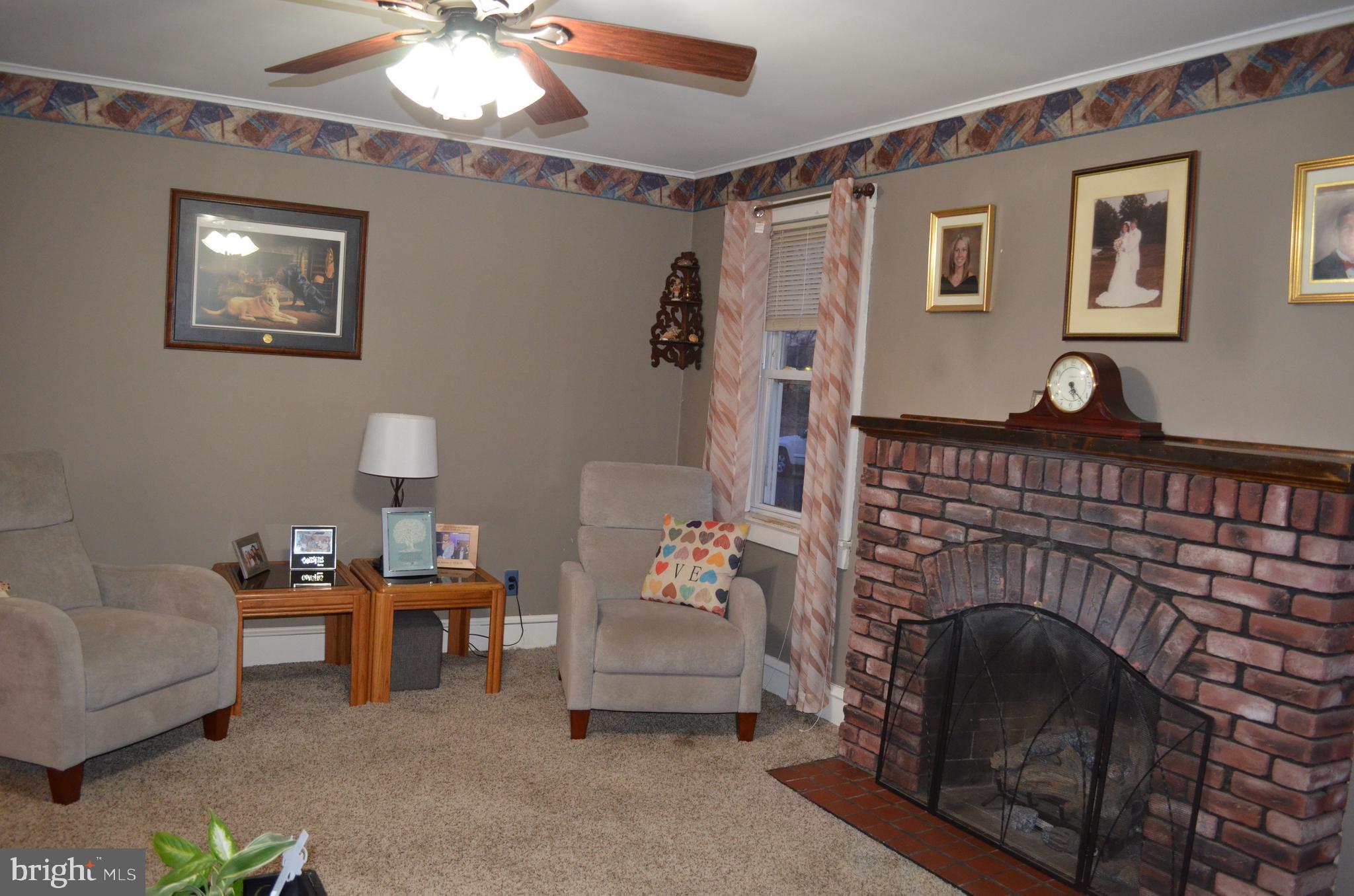 209 Marne Road Brooklawn, NJ 08030 - Photo 4 of 15 Living Room