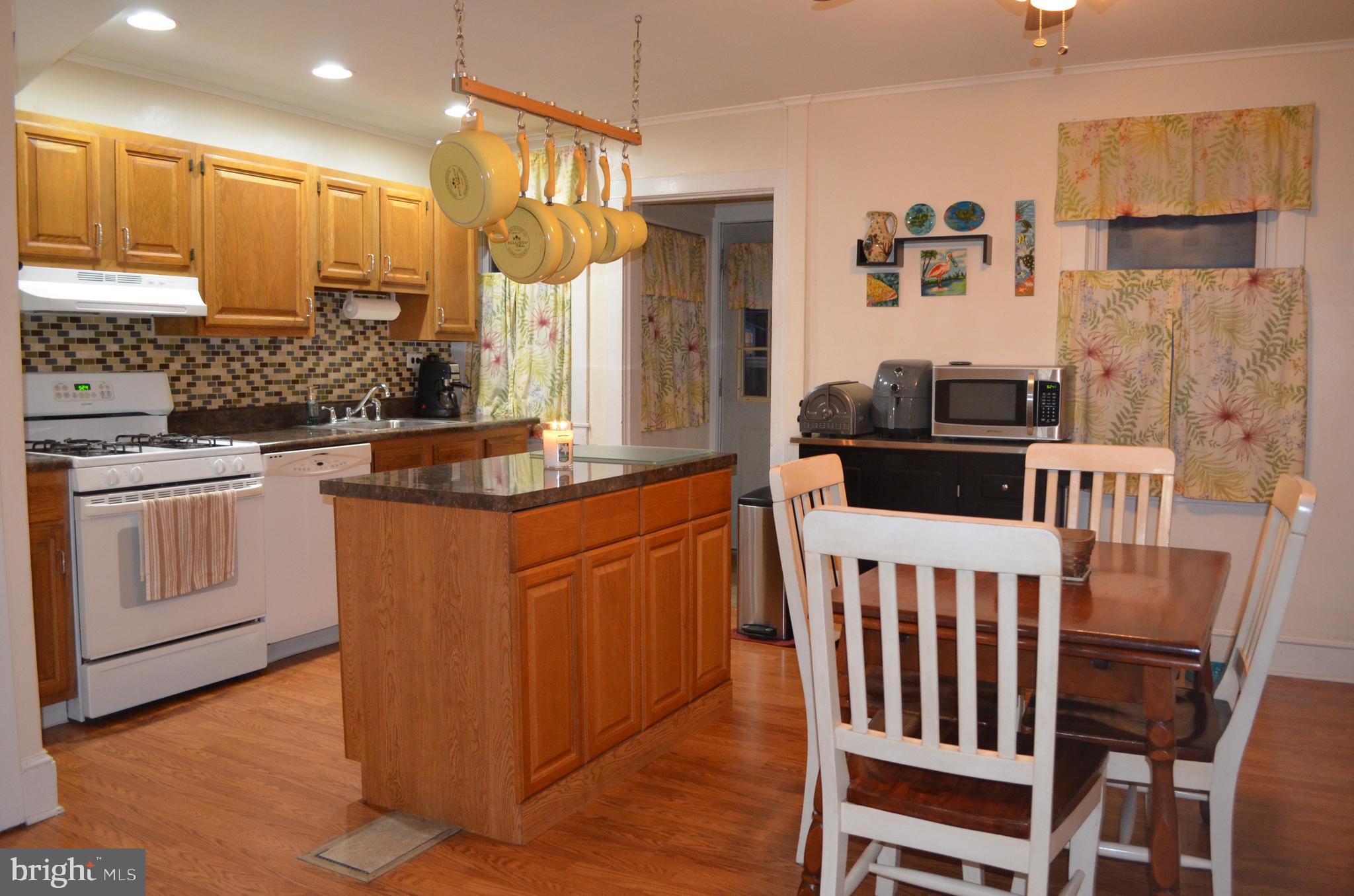 209 Marne Road Brooklawn, NJ 08030 - Photo 7 of 15 Kitchen