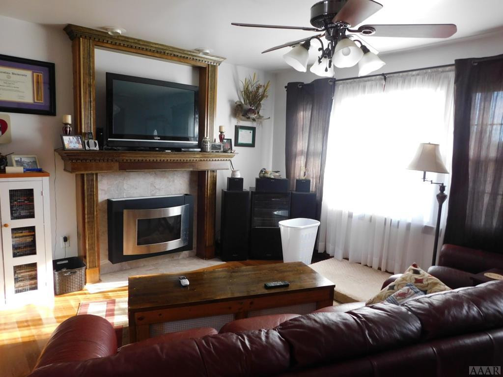 487 Black Mingle Road Gates, NC 27937 - Photo 3 of 17 LIVING ROOM