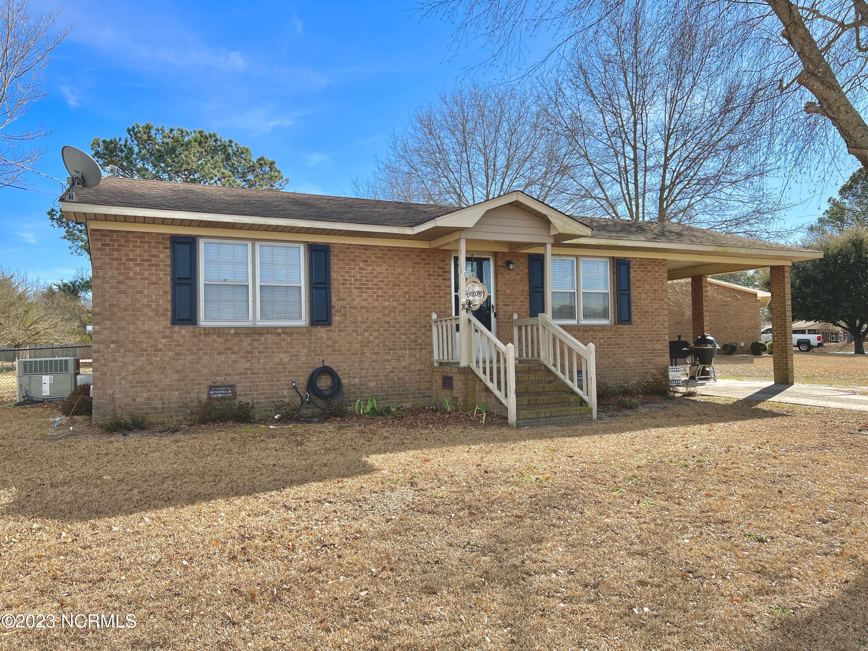 2441 Fred Everett Road Kinston, NC 28504 - Photo 4 of 34 C925B6BF-D693-4866-990E-5364AA28778A