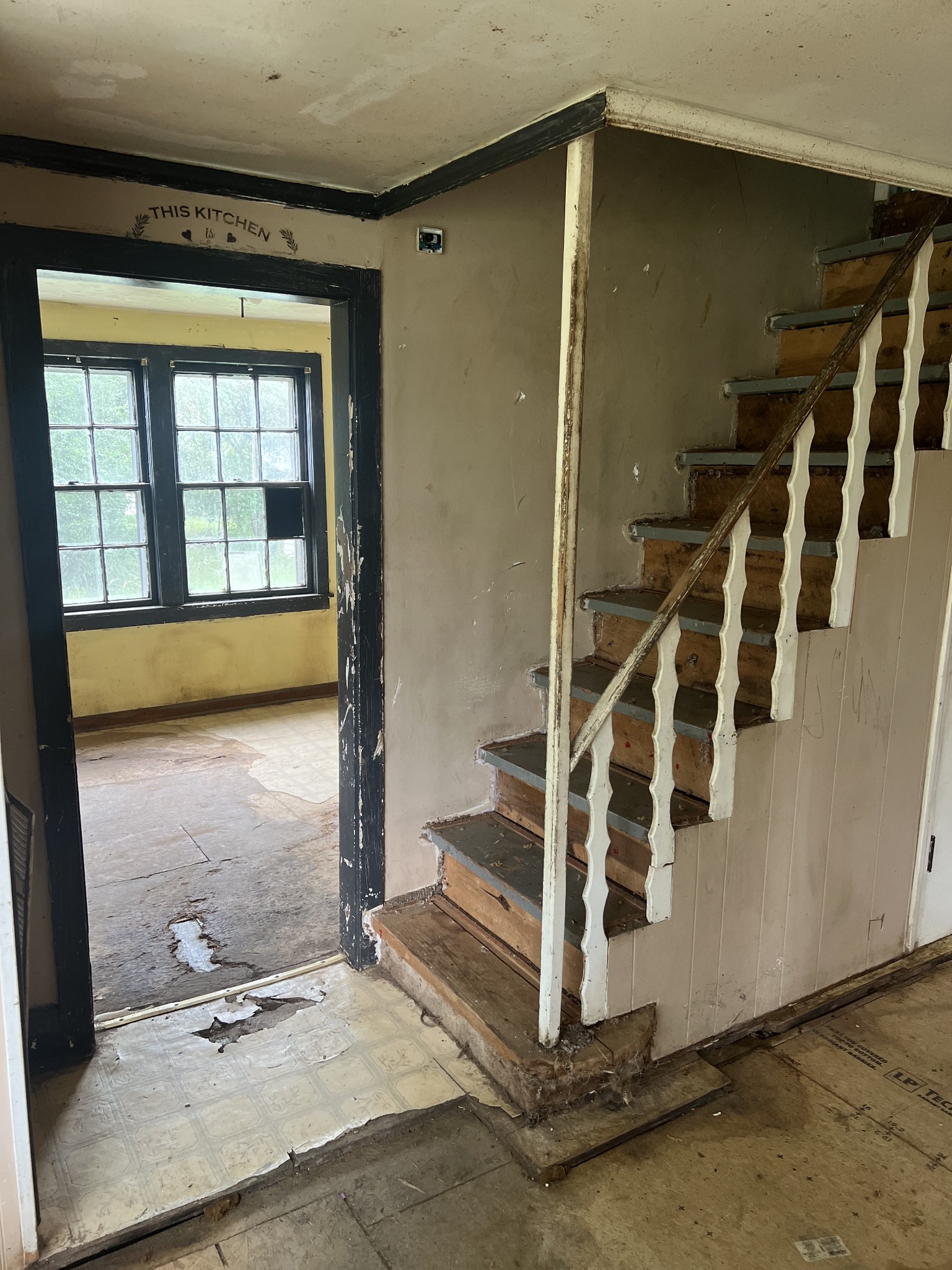 9310 Fredonia Road Manchester, TN 37355 - Photo 7 of 7 a view of an entryway
