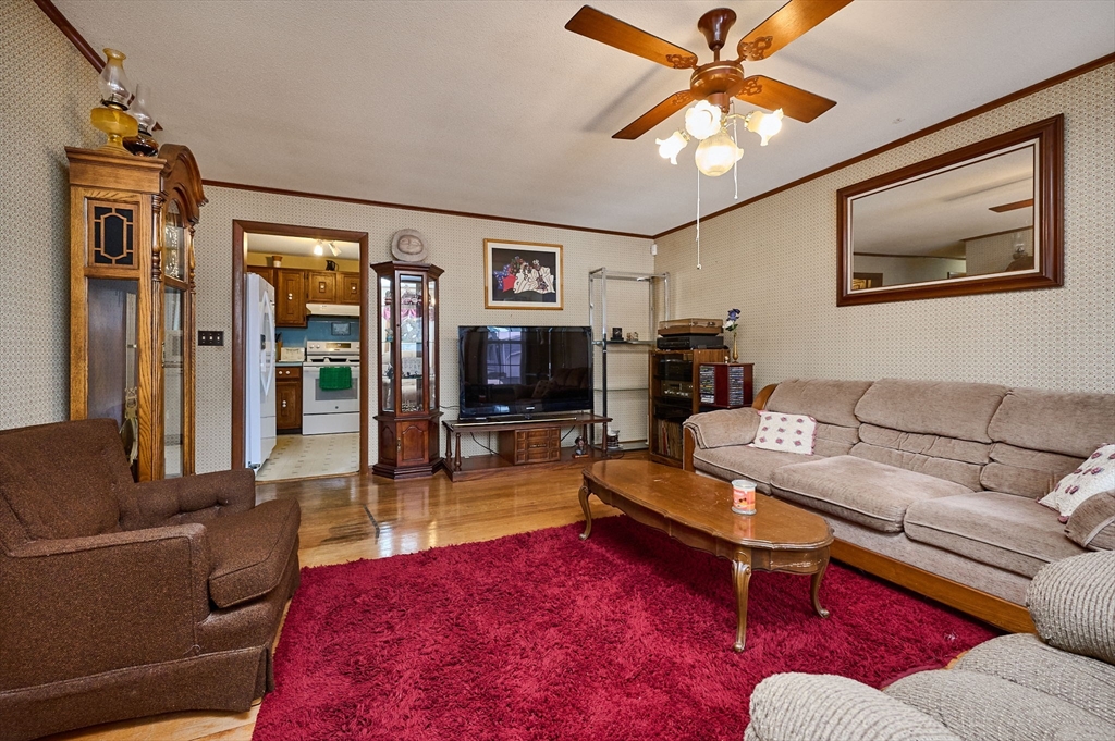 967 Florence Road Northampton, MA 01062 - Photo 5 of 32