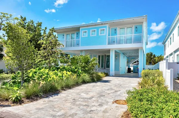 $2,749,000 | 121 Lake Road, Tavernier, FL 33070