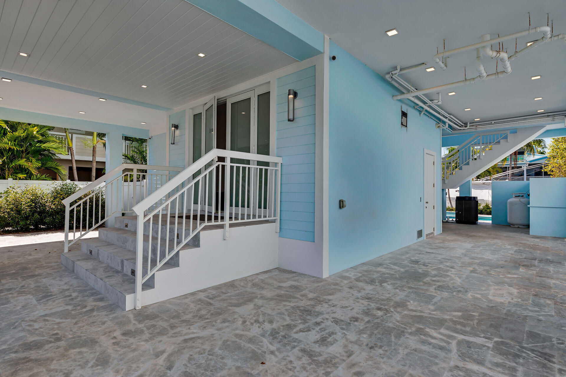 121 Lake Road Tavernier, FL 33070 - Photo 34 of 51 a view of entryway and hall