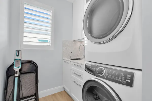 a view of entryway and hall