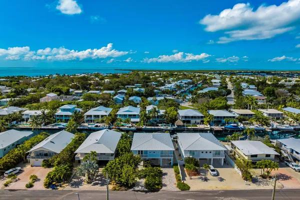 $2,749,000 | 121 Lake Road, Tavernier, FL 33070