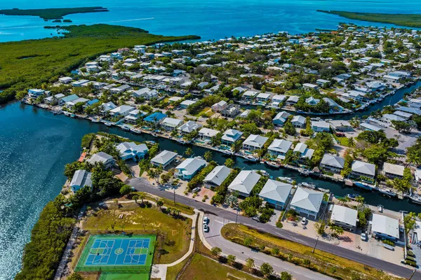 $2,749,000 | 121 Lake Road, Tavernier, FL 33070