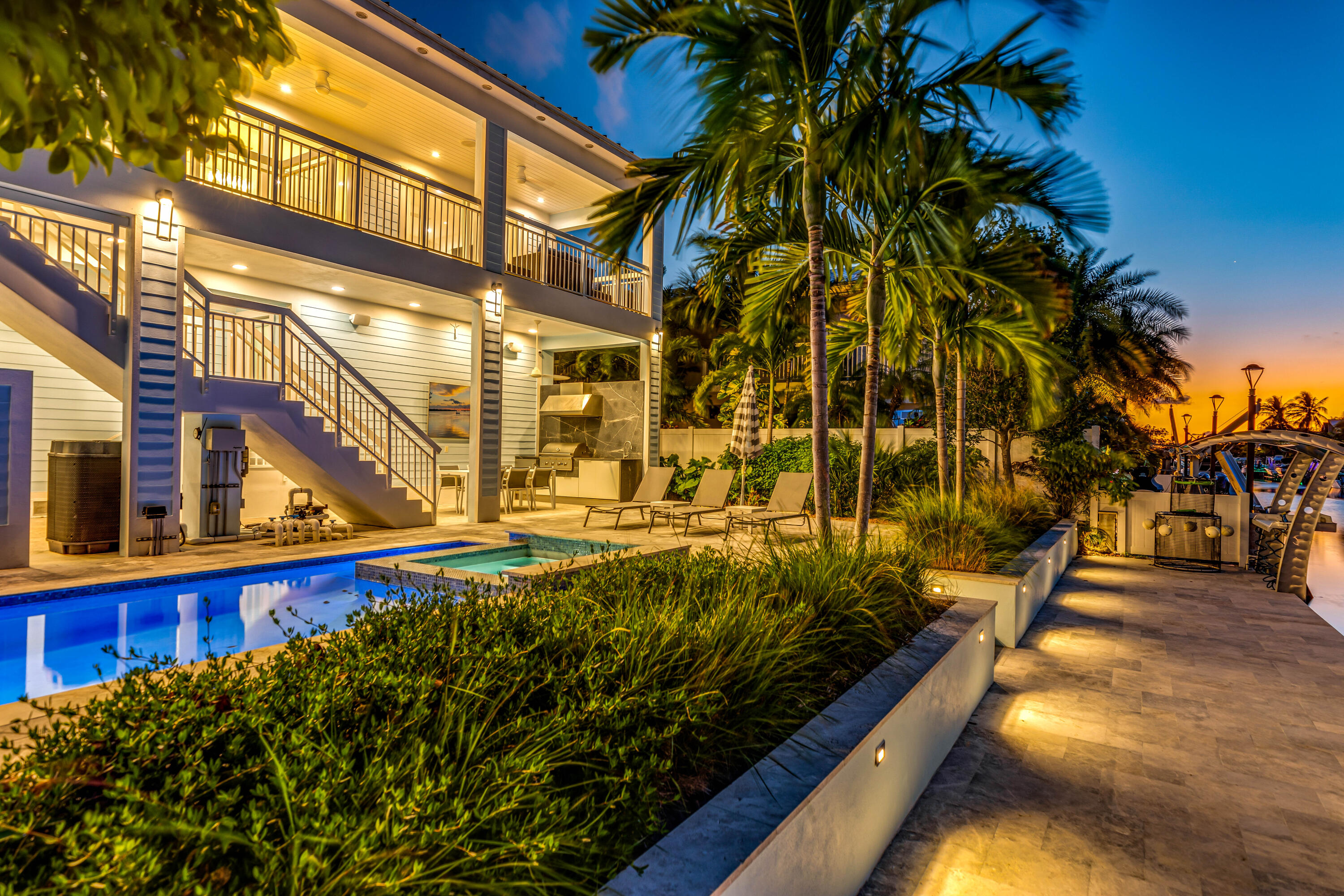 121 Lake Road Tavernier, FL 33070 - Photo 63 of 70 Backyard