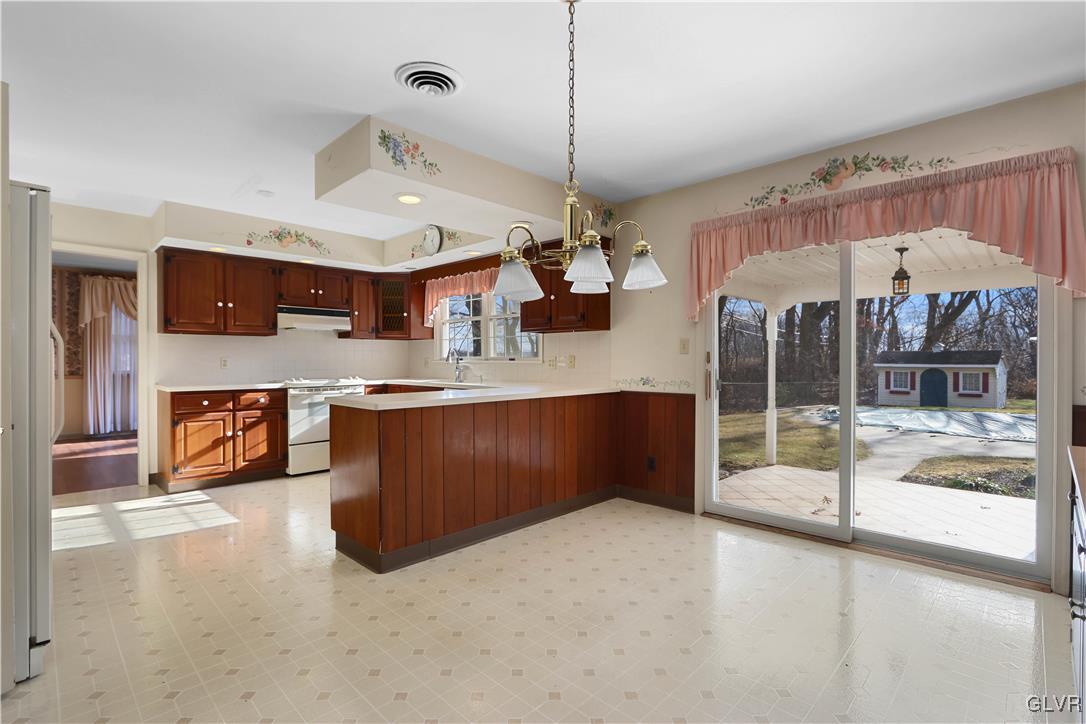 3958 Manchester Road Allentown, PA 18104 - Photo 11 of 39 Gallery Image 11