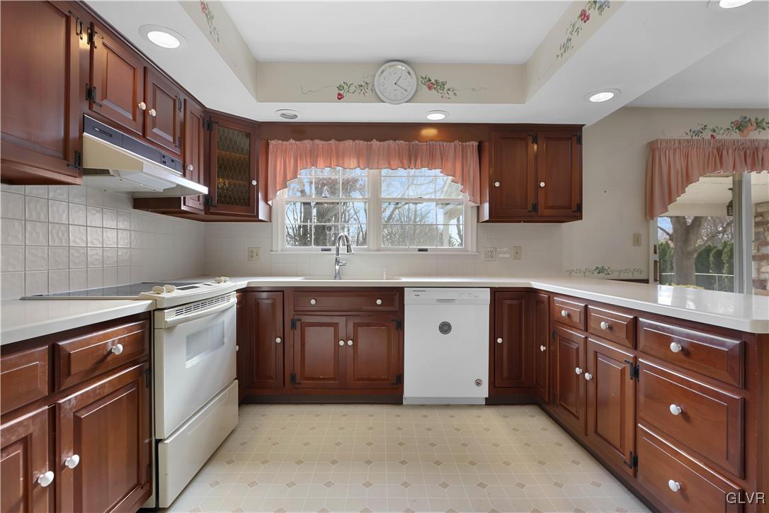 3958 Manchester Road Allentown, PA 18104 - Photo 9 of 39 Gallery Image 9
