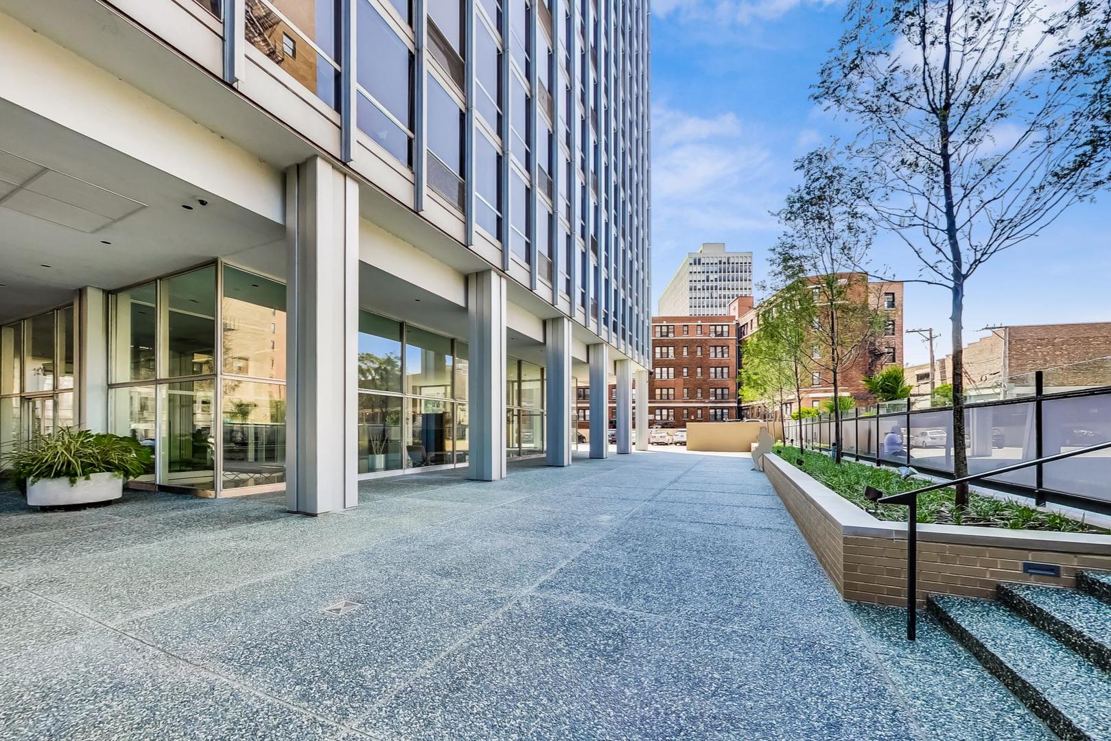 2400 North Lakeview Avenue, Unit 1708 Chicago, IL 60614 - Photo 42 of 50 a view of a building with outdoor space