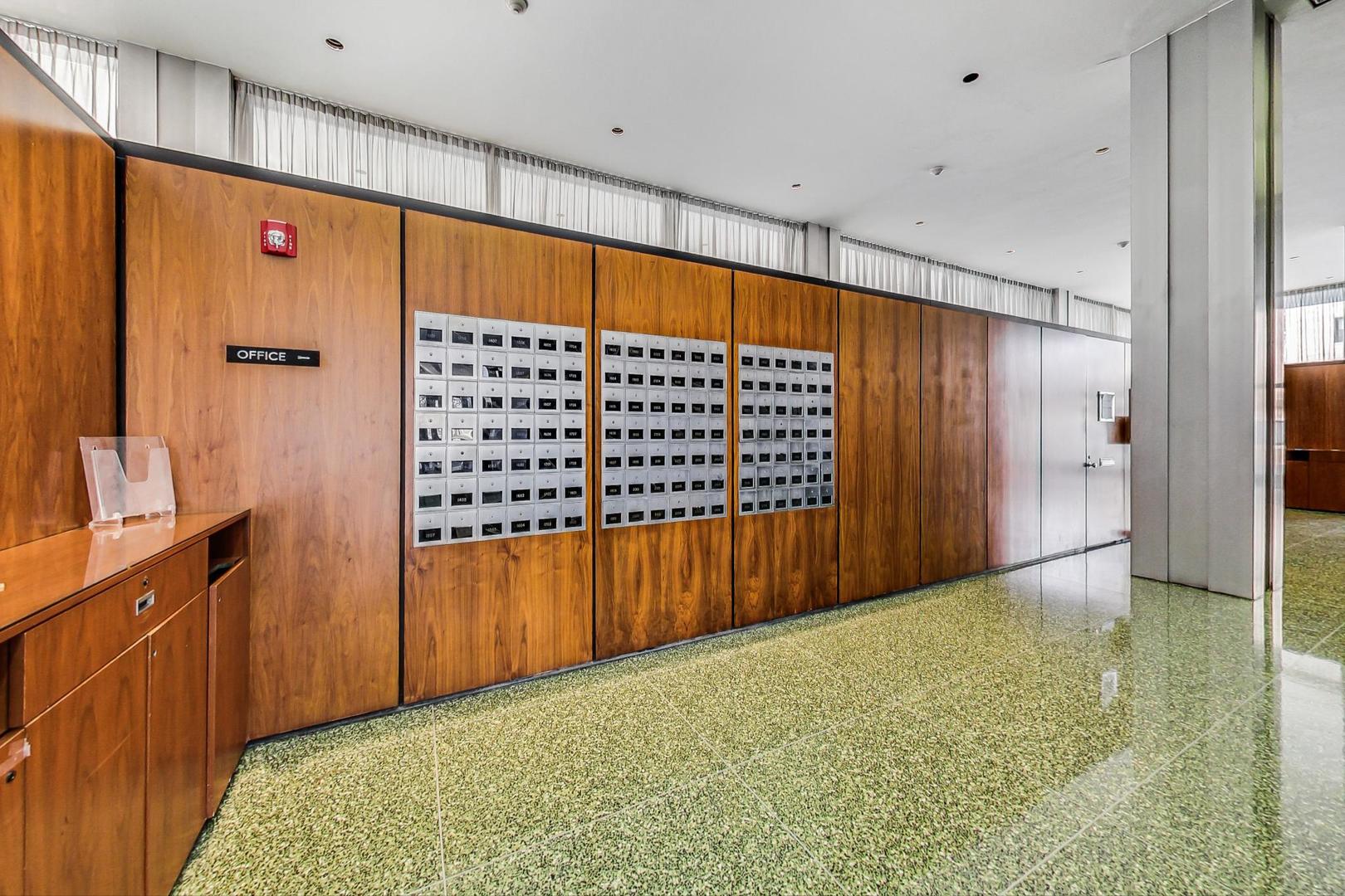 2400 North Lakeview Avenue, Unit 1708 Chicago, IL 60614 - Photo 44 of 50 a large room with a large window