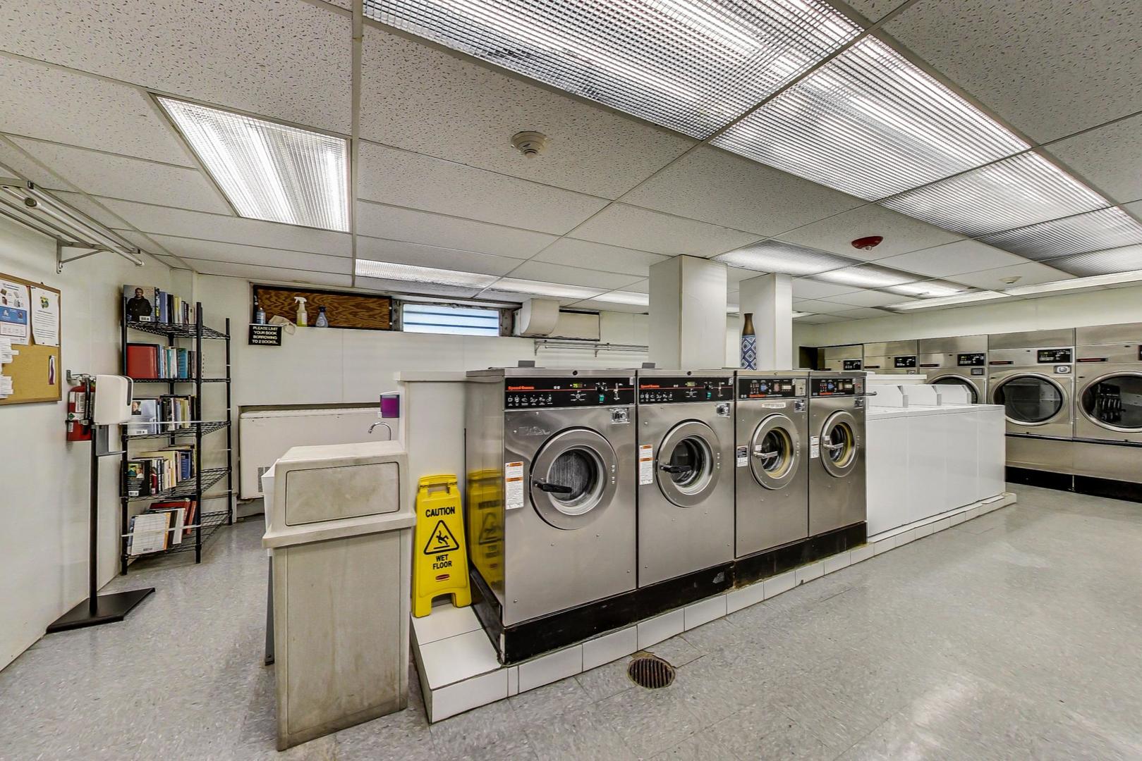2400 North Lakeview Avenue, Unit 1708 Chicago, IL 60614 - Photo 45 of 50 a utility room with dryer and washer