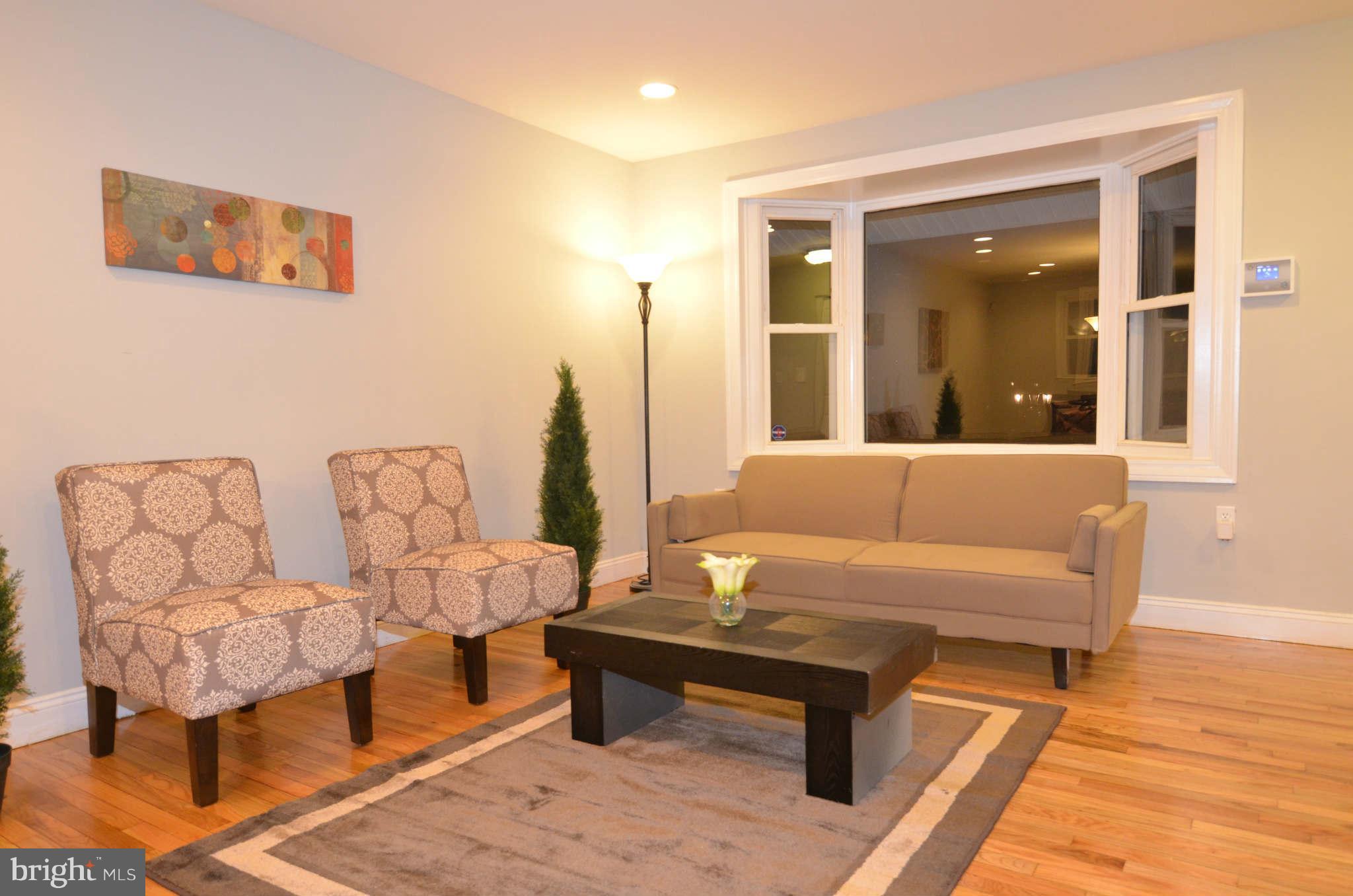 16401 Accolawn Road Accokeek, MD 20607 - Photo 6 of 30 Living Room