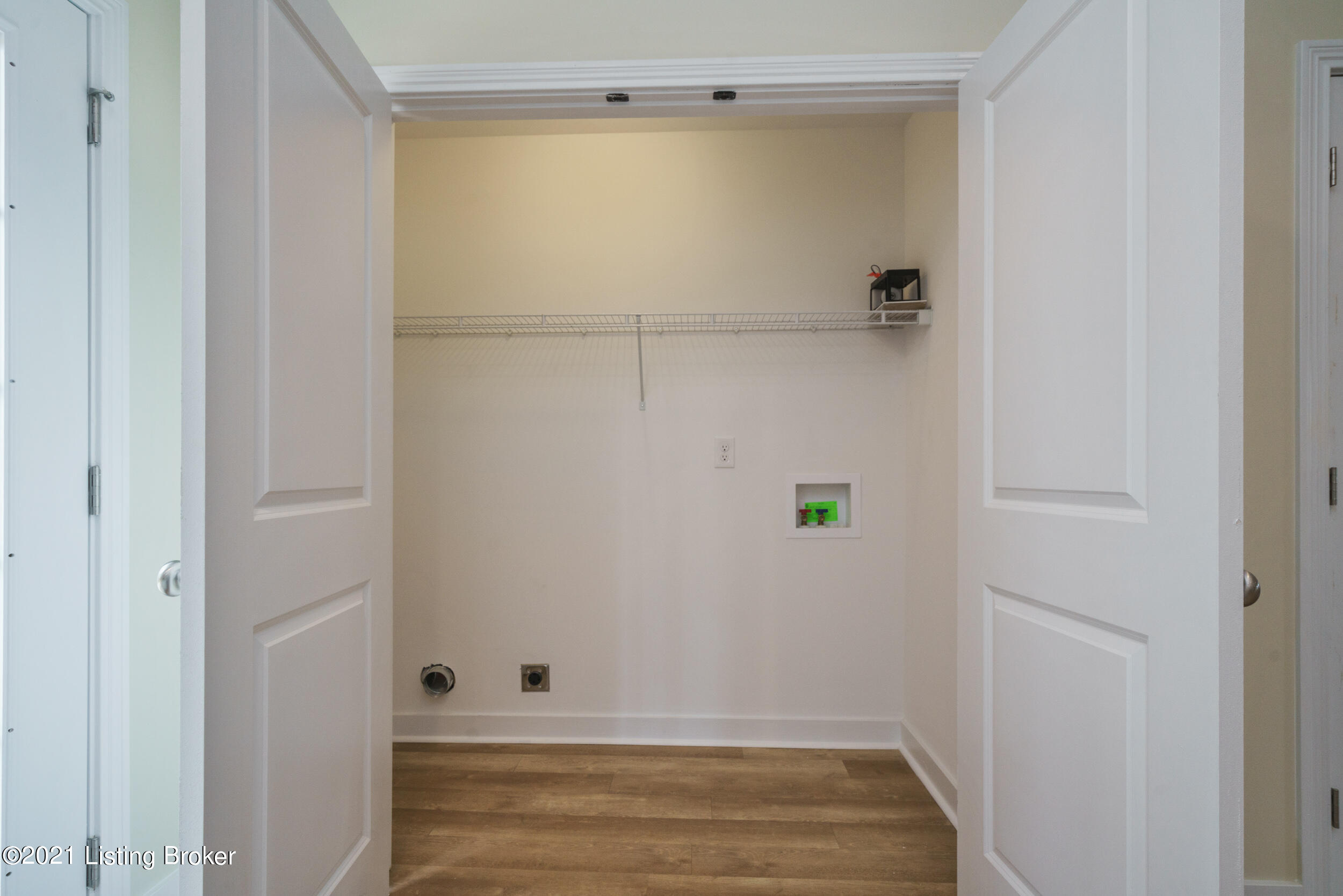 7009 Shepherdsville Road Louisville, KY 40219 - Photo 12 of 34 7009 Shephardsville Road-22