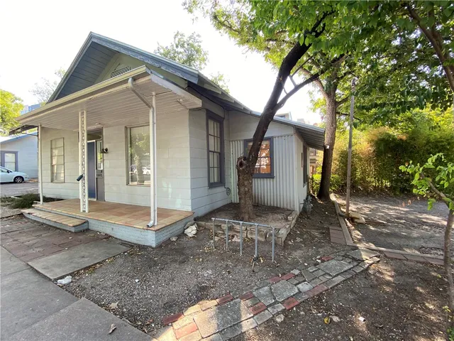 $1,900 | 1801 Nueces Street, Austin, TX 78701
