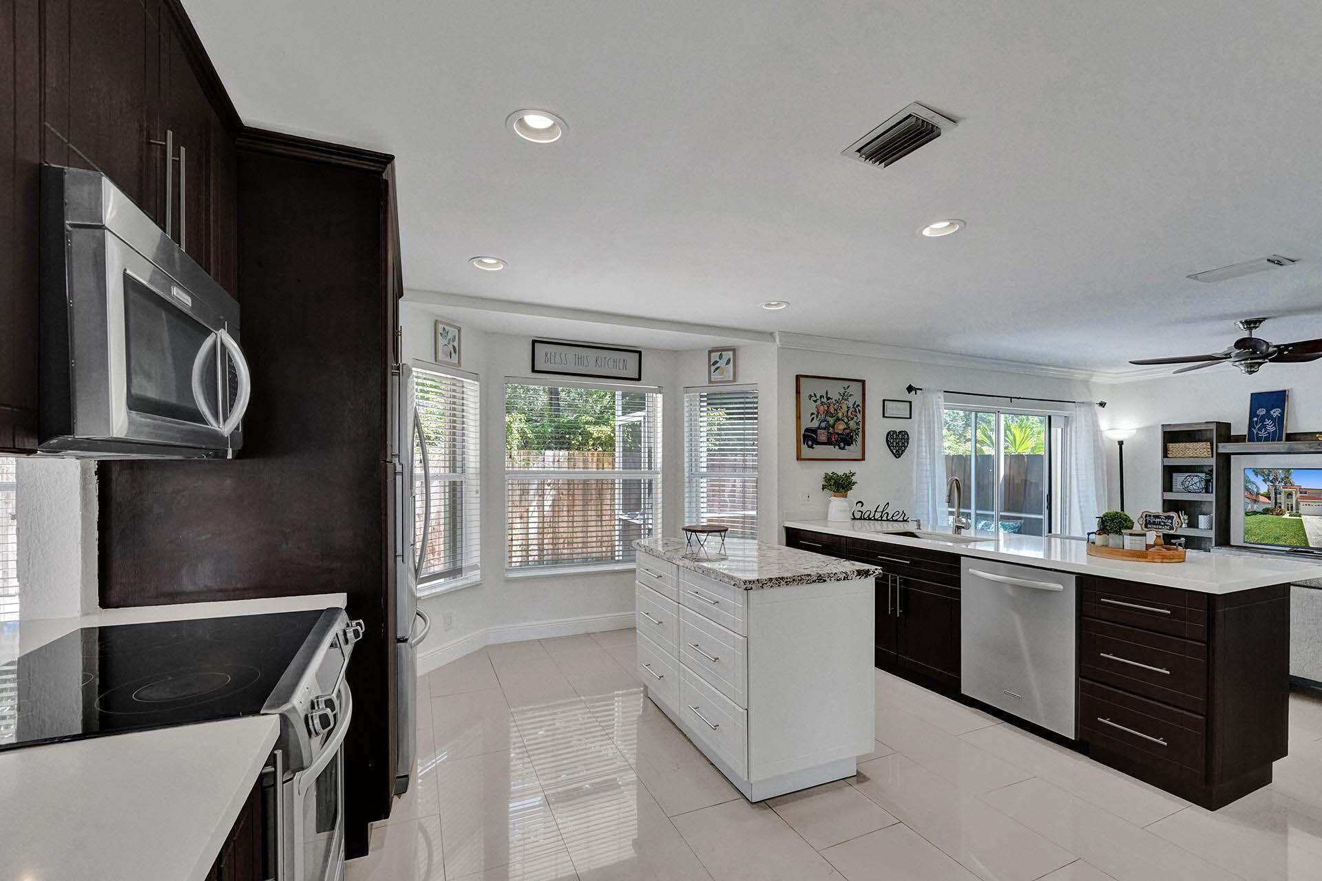 10563 Buttonwood Lake Drive Boca Raton, FL 33498 - Photo 7 of 39 RJP03214