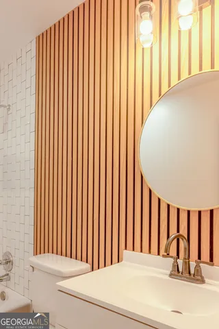 a view of a large white bed