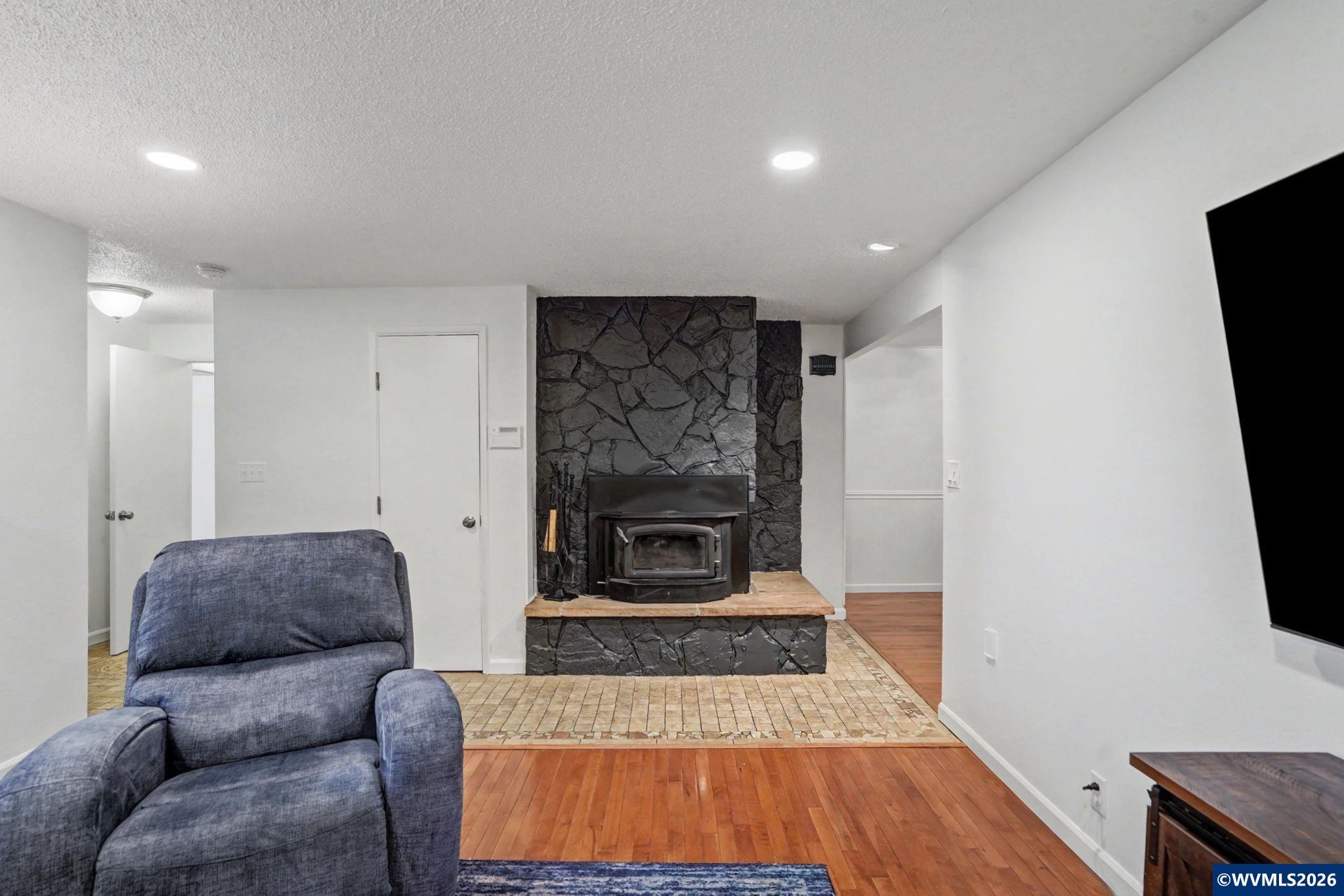 6816 Waconda Road Northeast Salem, OR 97305 - Photo 12 of 47