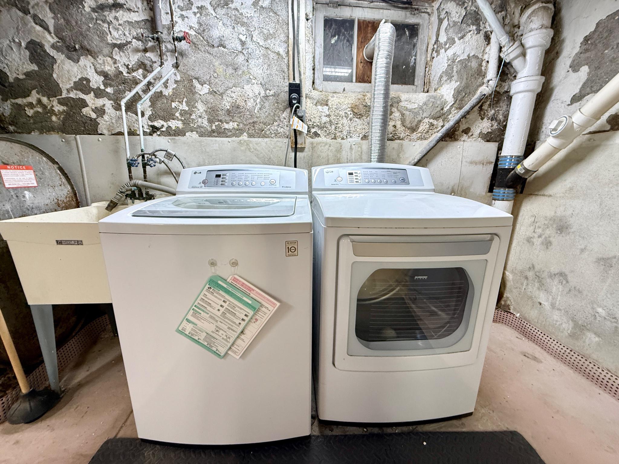 418 East Country Club Lane Wallingford, PA 19086 - Photo 45 of 59 Washer & dryer