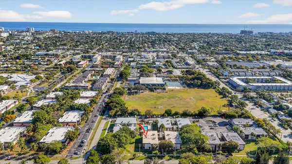 $205,900 | 265 Southeast 10th Street, Unit 11C, Deerfield Beach, FL 33441