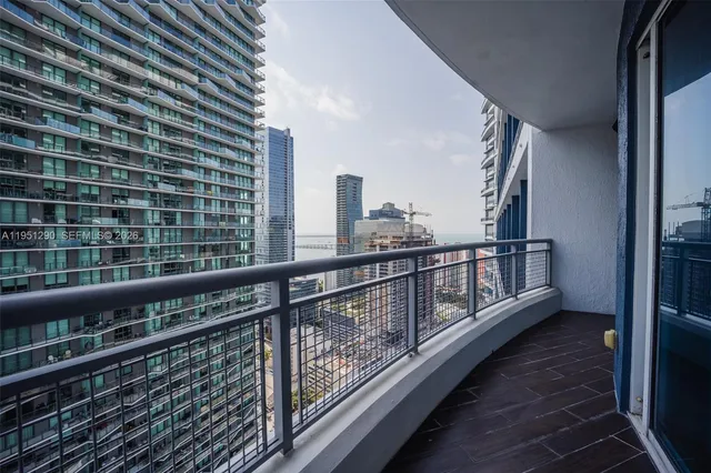 $5,700 | 60 Southwest 13th Street, Unit 3424, Miami, FL 33130