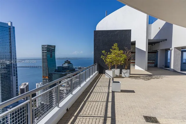 $5,700 | 60 Southwest 13th Street, Unit 3424, Miami, FL 33130