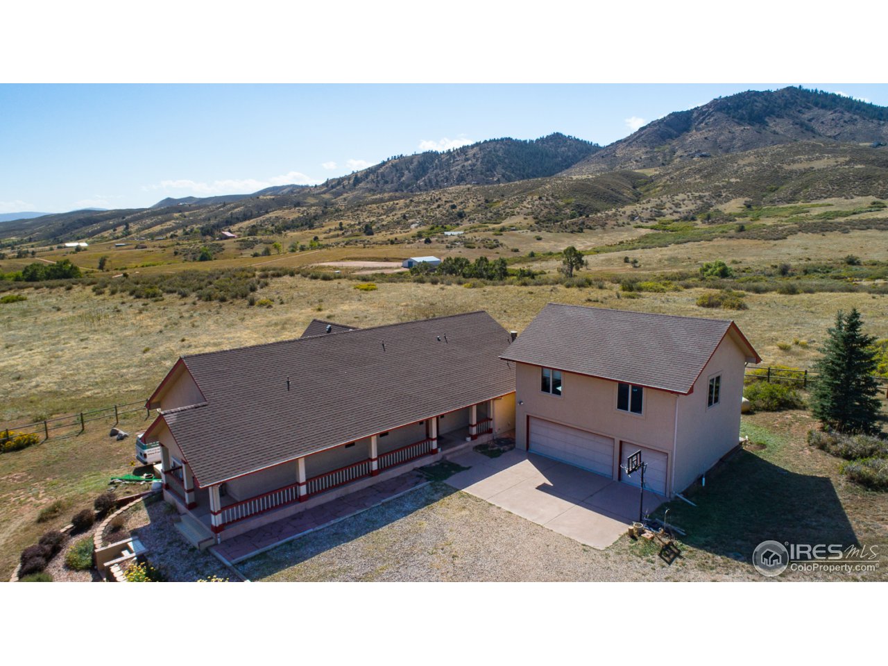 744 sq ft garage plus bonus room