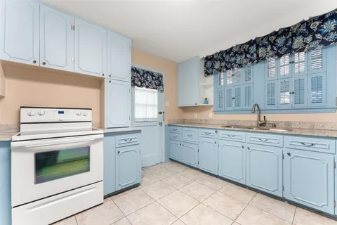 $219,000 | 354 Jefferson Drive, Lake Charles, LA 70605