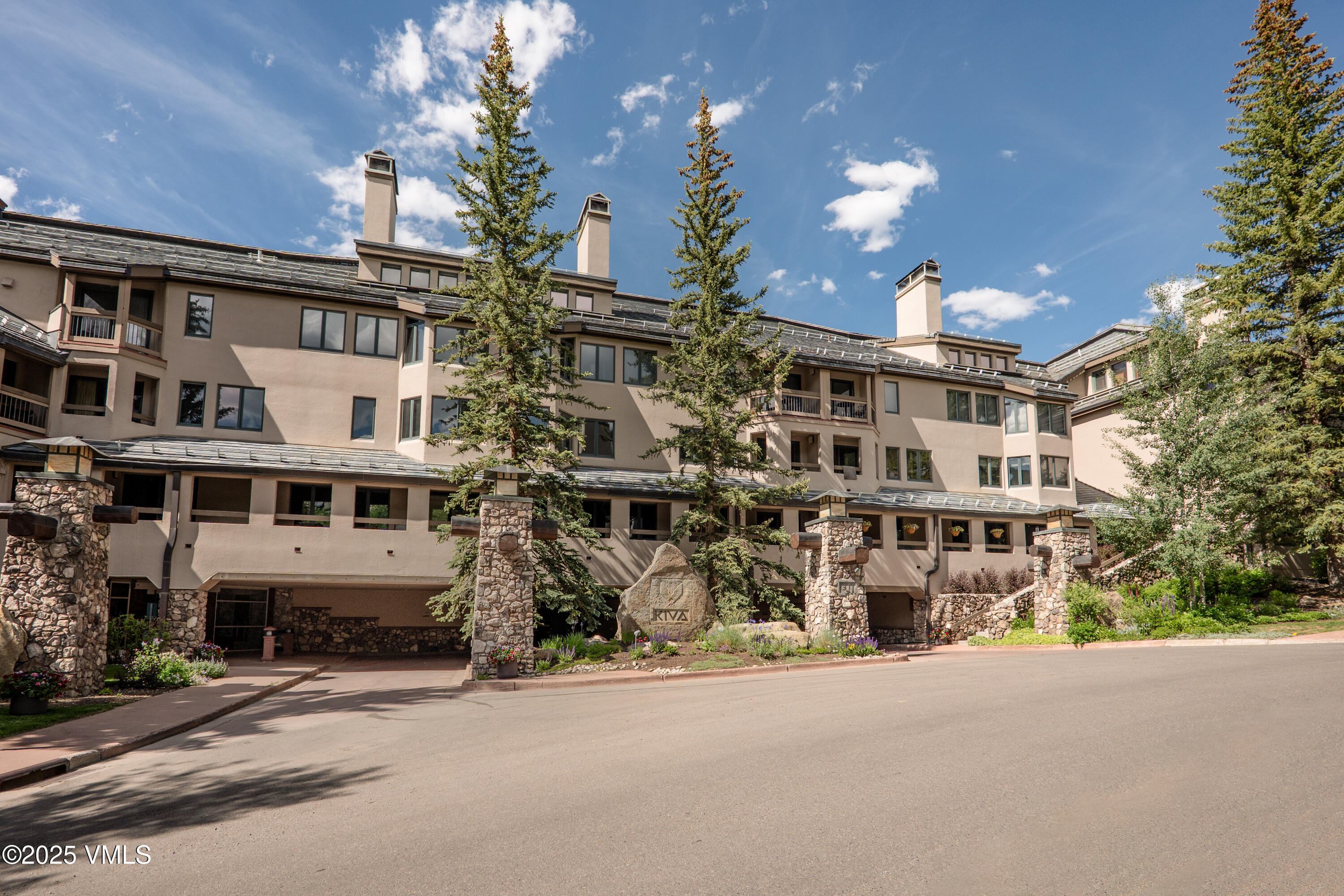 311 Offerson Road, Unit 223 Beaver Creek, CO 81620 - Photo 28 of 37 front view of a building