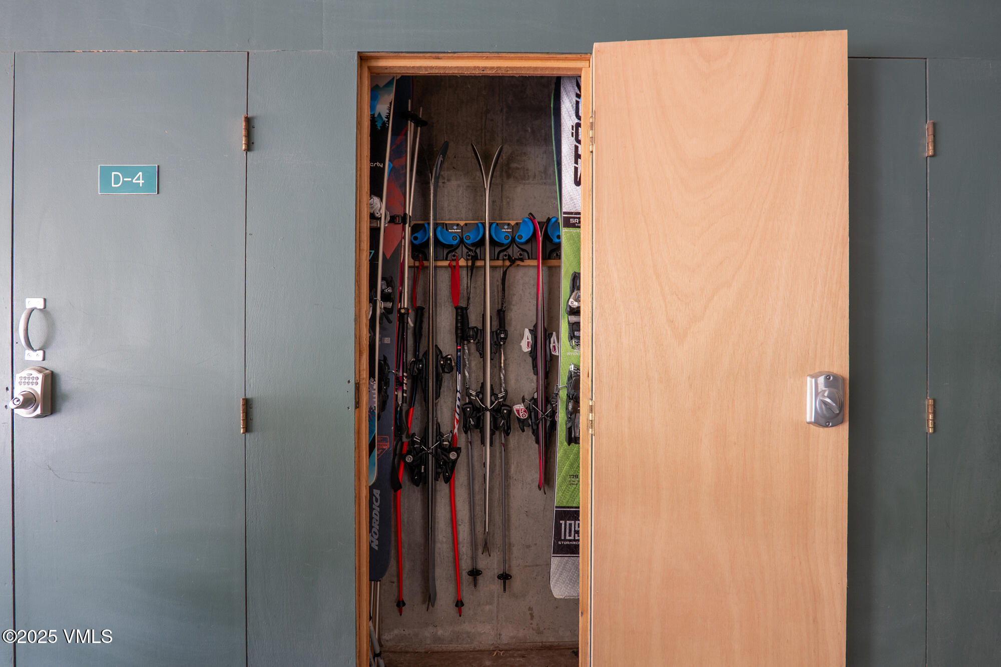 311 Offerson Road, Unit 223 Beaver Creek, CO 81620 - Photo 35 of 37 a view of a hallway with a elevator