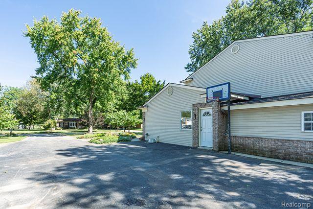 3244 Spring Meadow Drive Rochester, MI 48306 - Photo 41 of 68