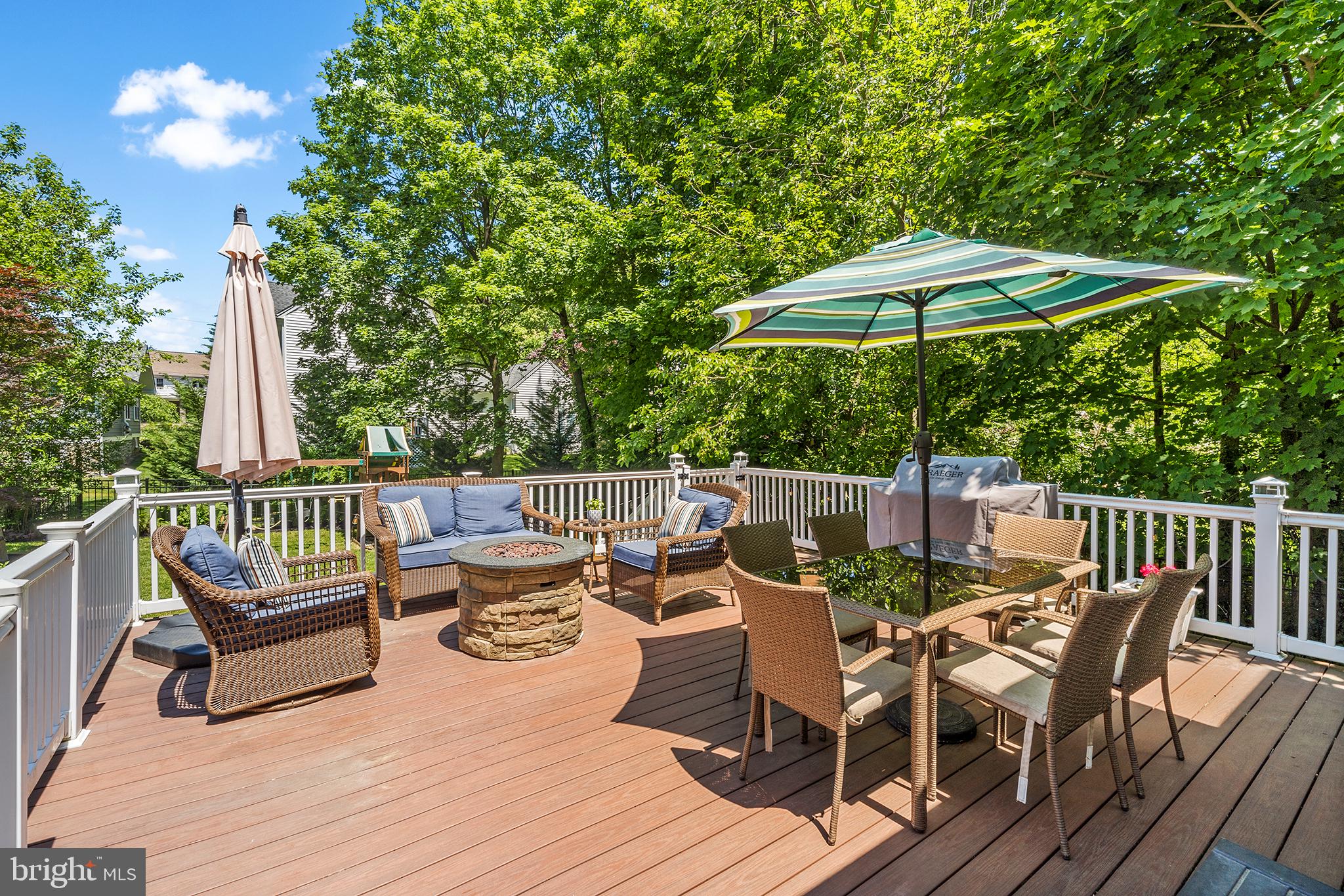 614 East Manoa Road Havertown, PA 19083 - Photo 32 of 39 Lage Rear Trex Deck