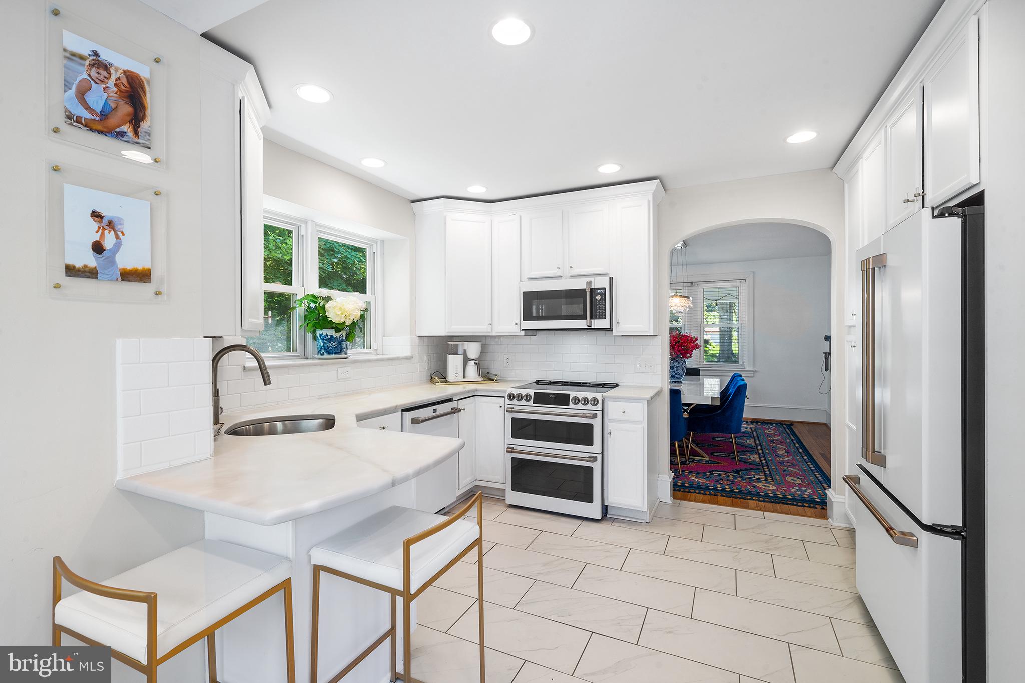 614 East Manoa Road Havertown, PA 19083 - Photo 10 of 39 Eat in Kitchen