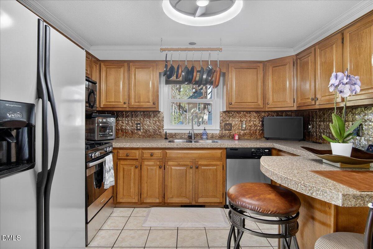 3013 Chippendale Road Raleigh, NC 27604 - Photo 2 of 34 21-DSC8378