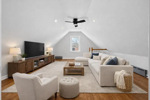 $2,650 | 105 West 6th Street, Bayonne, NJ 07002