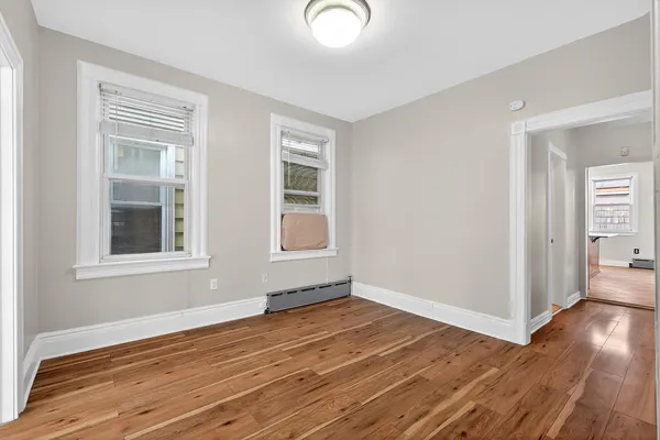 $2,650 | 105 West 6th Street, Bayonne, NJ 07002