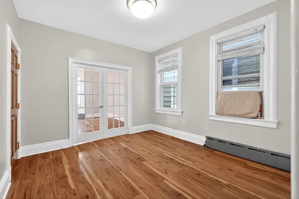 $2,650 | 105 West 6th Street, Bayonne, NJ 07002