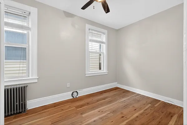 $2,650 | 105 West 6th Street, Bayonne, NJ 07002