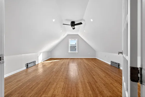 $2,650 | 105 West 6th Street, Bayonne, NJ 07002