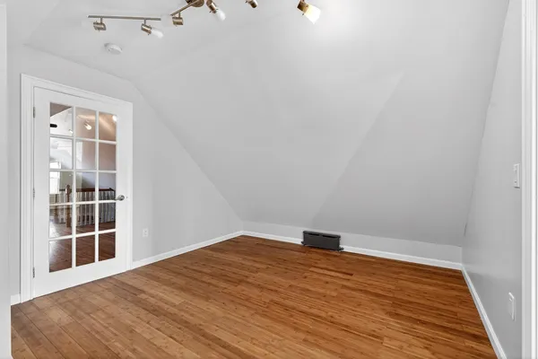 $2,650 | 105 West 6th Street, Bayonne, NJ 07002