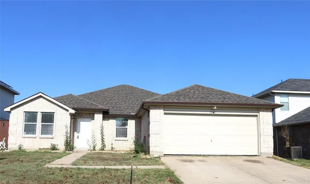 $2,300 | 2048 Crosbyton Lane, Grand Prairie, TX 75052