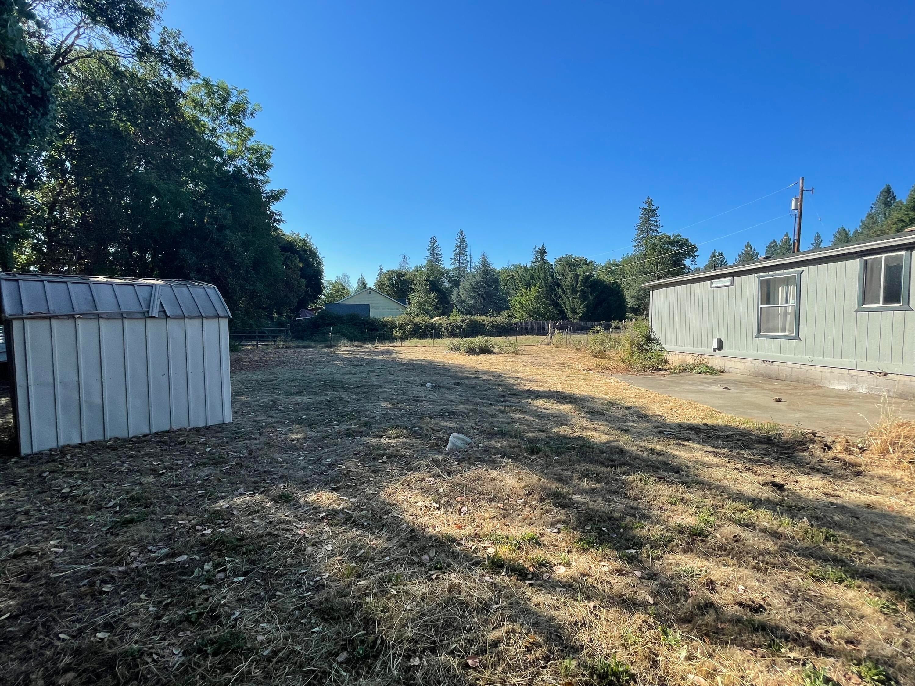 230 Almond Street Merlin, OR 97532 - Photo 14 of 43 image00036