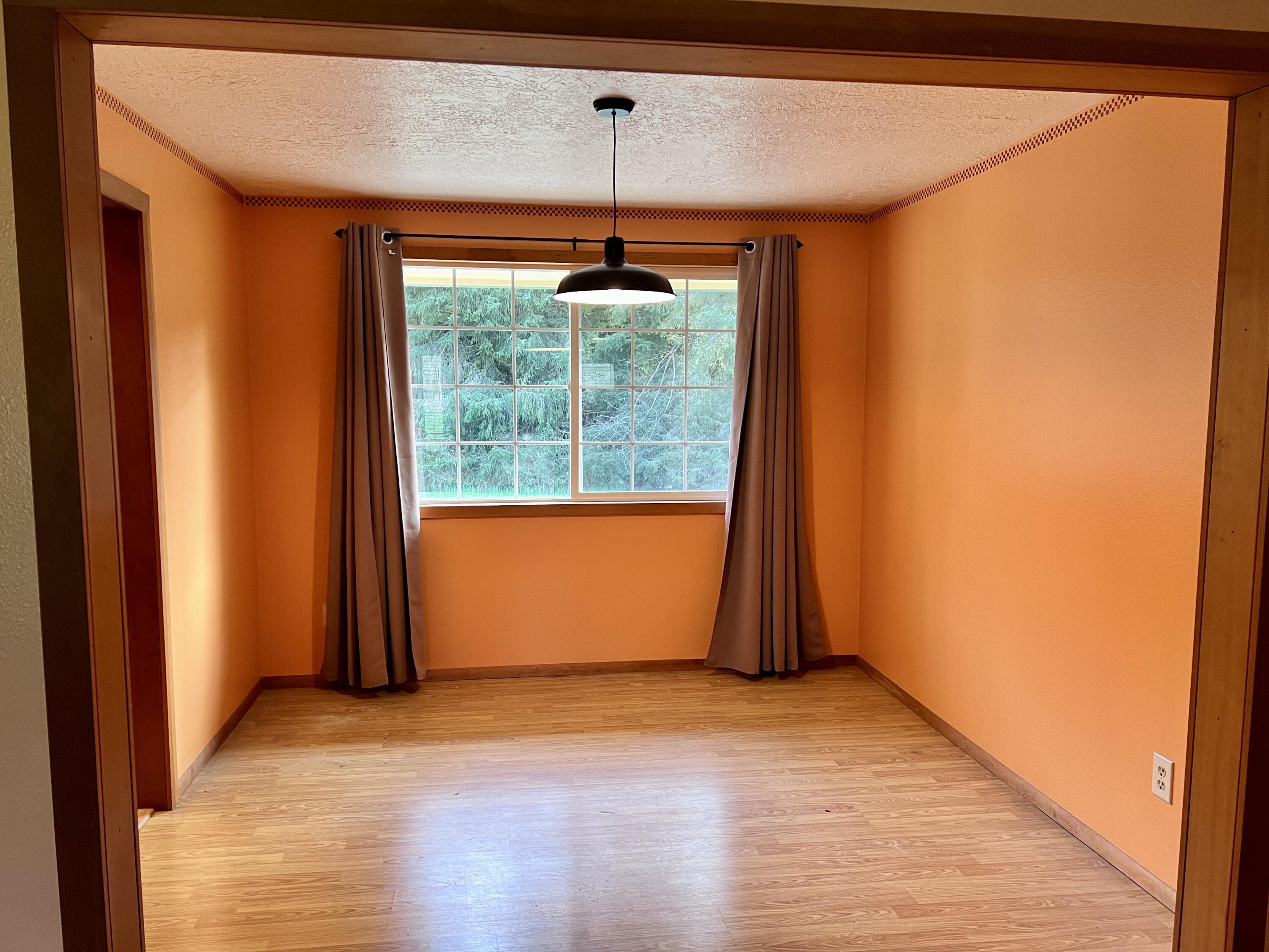 25200 Bixby Road Beaver, OR 97108 - Photo 16 of 34 Dining Rm.
