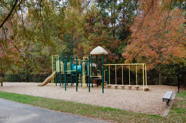 $550,000 | 1307 Chimney Hill Drive, Apex, NC 27502