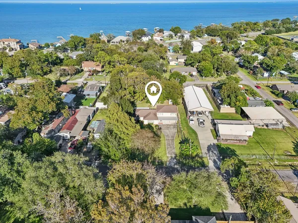 $339,900 | 4733 Oleander Street, Bacliff, TX 77518