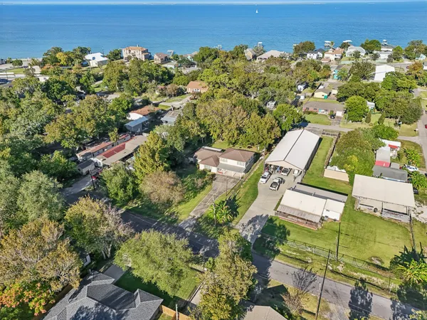 $339,900 | 4733 Oleander Street, Bacliff, TX 77518