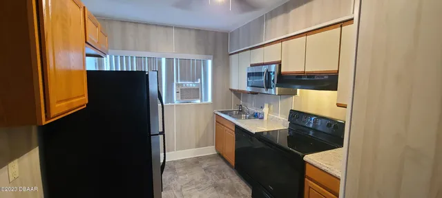 $1,249 | 500 South Beach Street, Unit K2, Daytona Beach, FL 32114